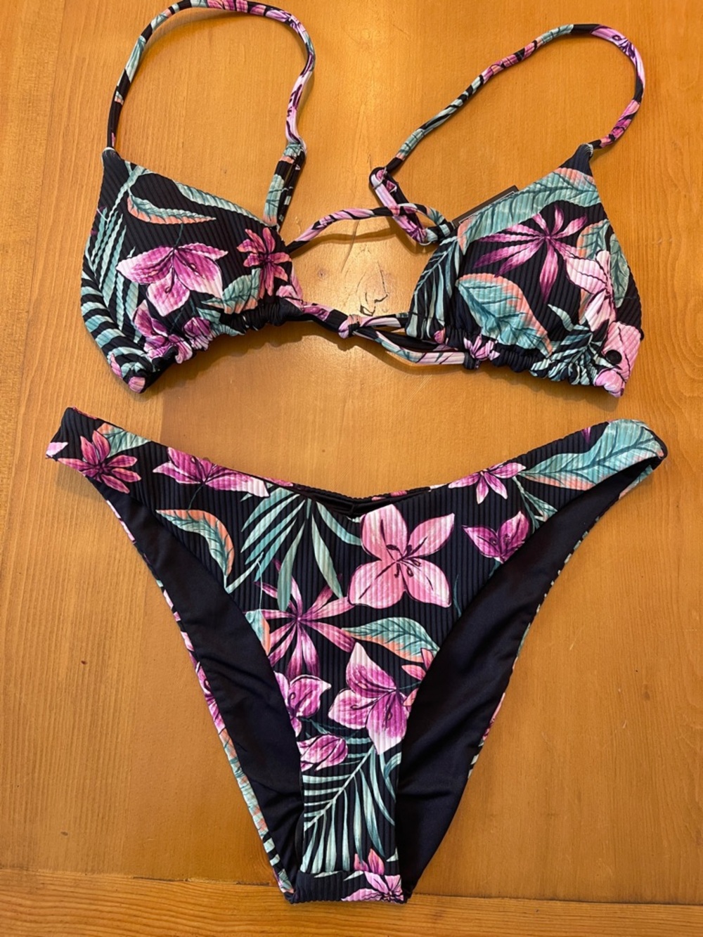Volcom Black Floral Ribbed Triangle Bikini Set ~ Gritty Aloha MEDIUM NWT